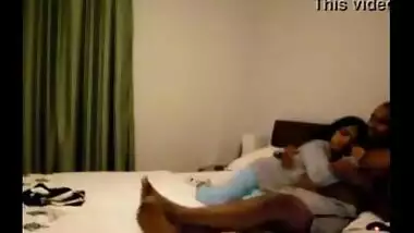 Desi incest sex scene of bengaluru office girl invited her boss for sex